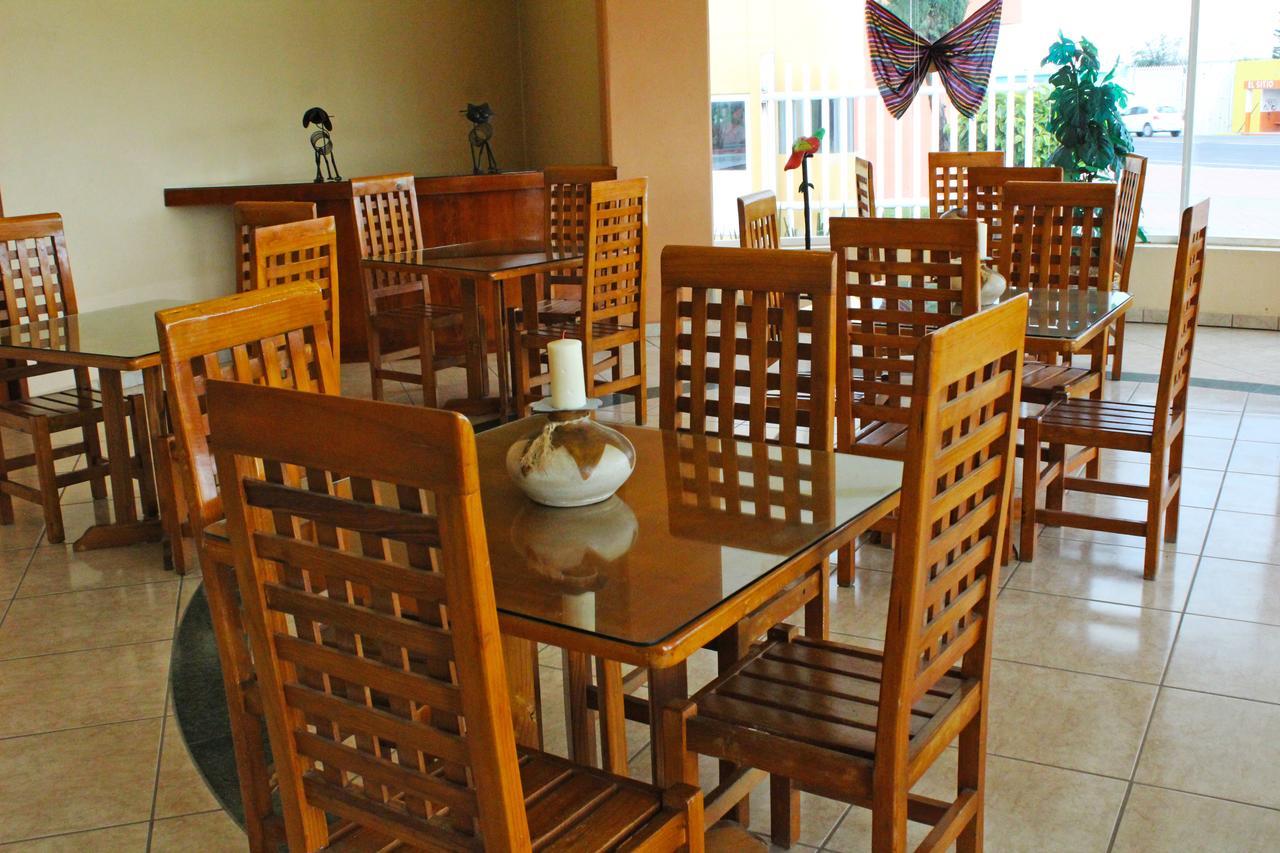 Hotel Real De Cortes Los Reyes  Exterior photo