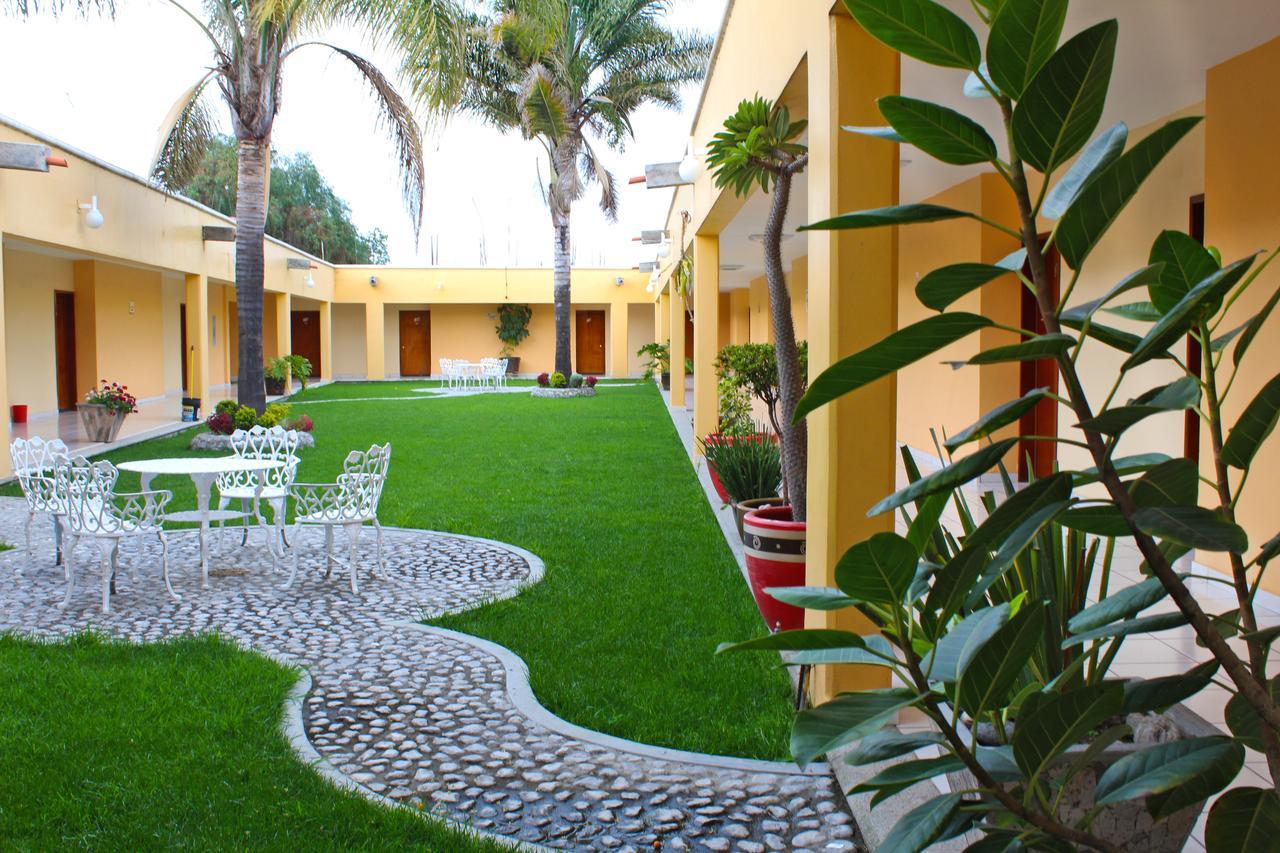 Hotel Real De Cortes Los Reyes  Exterior photo